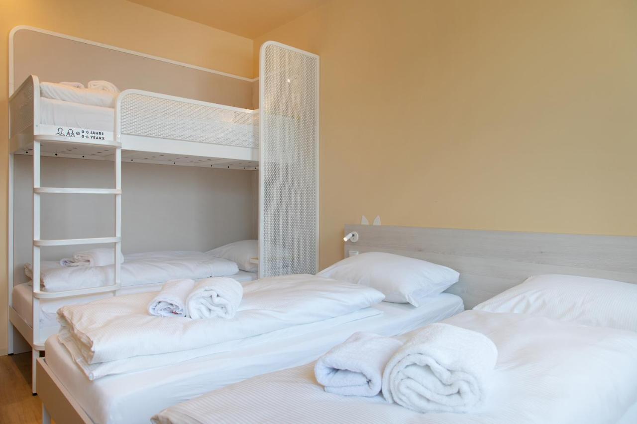 Bed in 4-Bed Female Dormitory Room,1298791717:JPEG