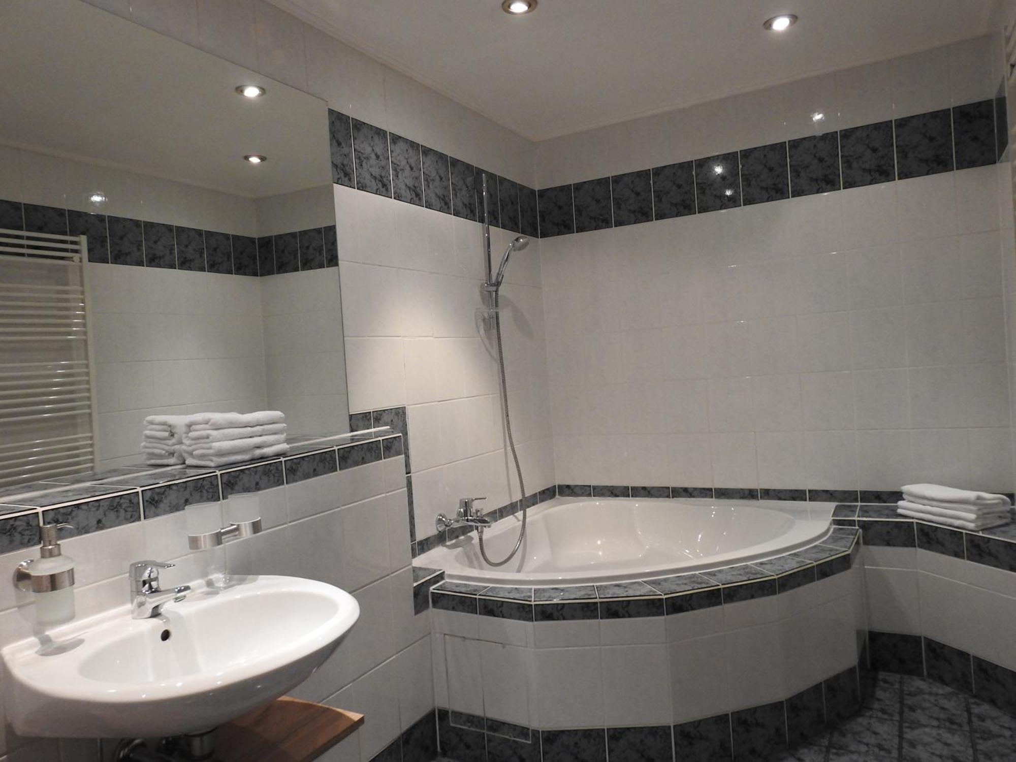 Double Room,172833321:JPEG