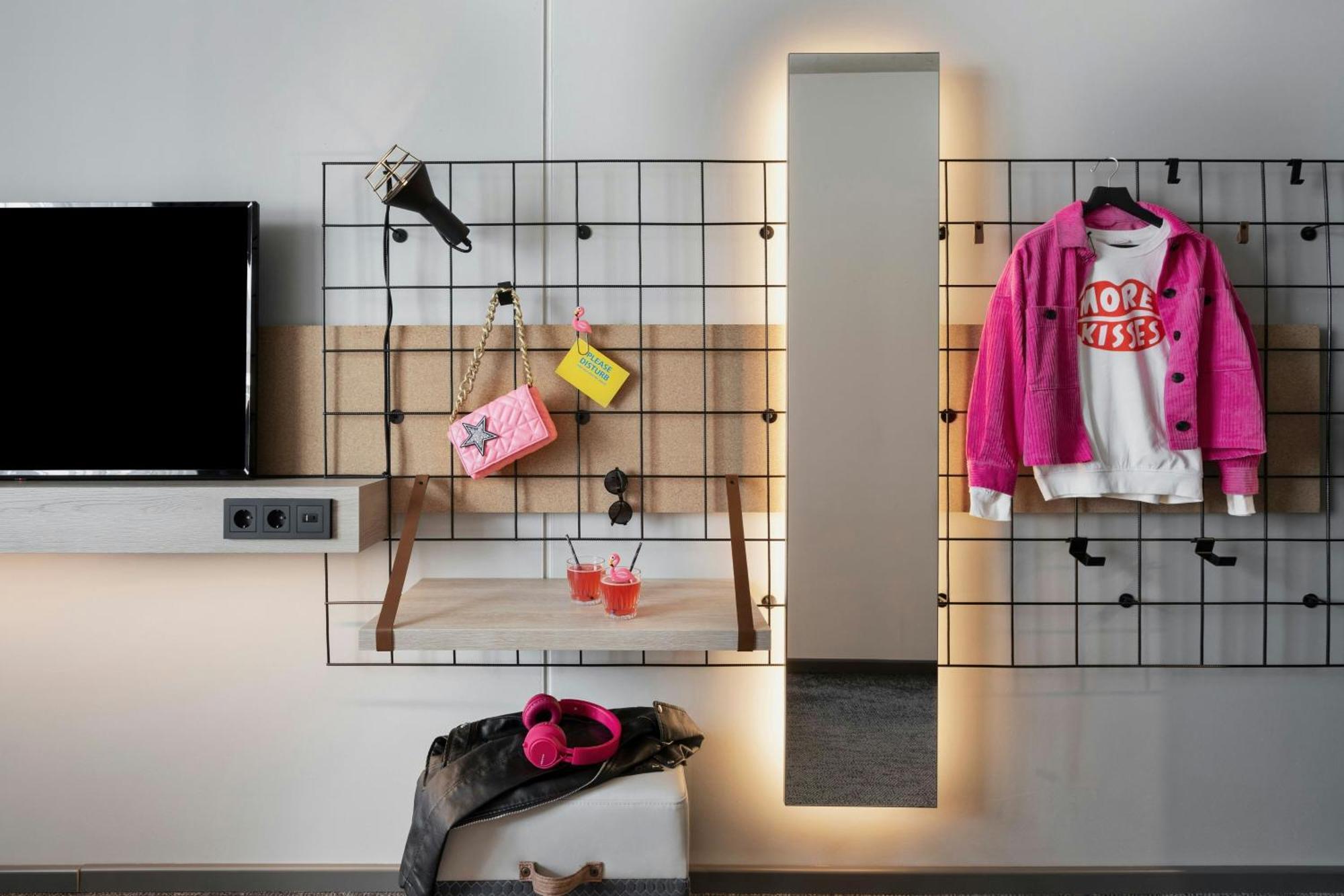 Moxy Sleeper Twin Room