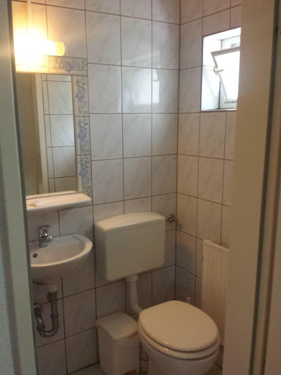 Triple Room Private Bathroom,442058547:JPEG
